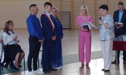 Zakończenie roku szkolnego w Szkole Podstawowej nr 2 im. Mikołaja Kopernika w Połczynie-Zdroju