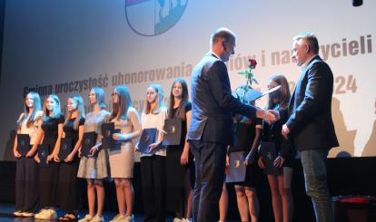 Gminna uroczystość uhonorowania uczniów i nauczycieli za wyniki wspólnej pracy w roku szkolnym 2023/2024