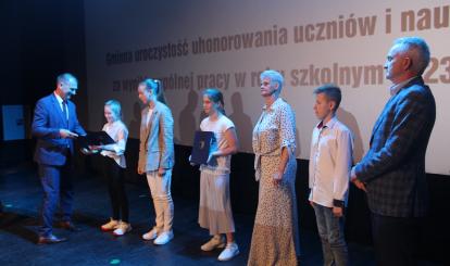 Gminna uroczystość uhonorowania uczniów i nauczycieli za wyniki wspólnej pracy w roku szkolnym 2023/2024